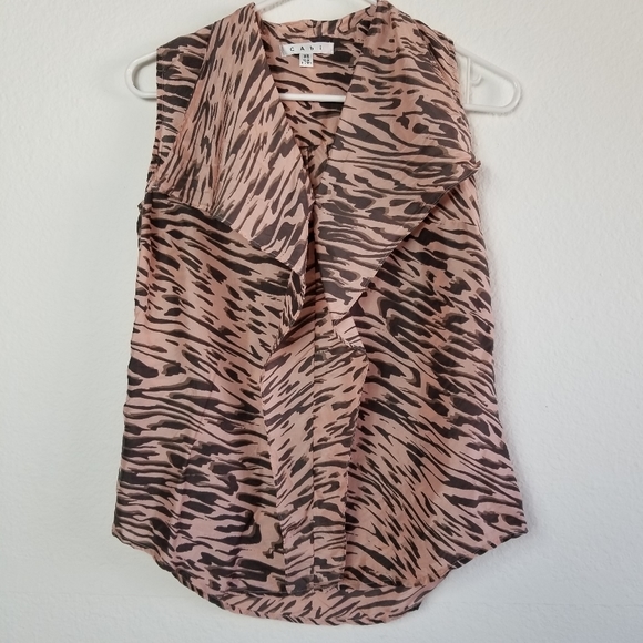 Cabi Tiger Striped Beautiful Blouse. A56